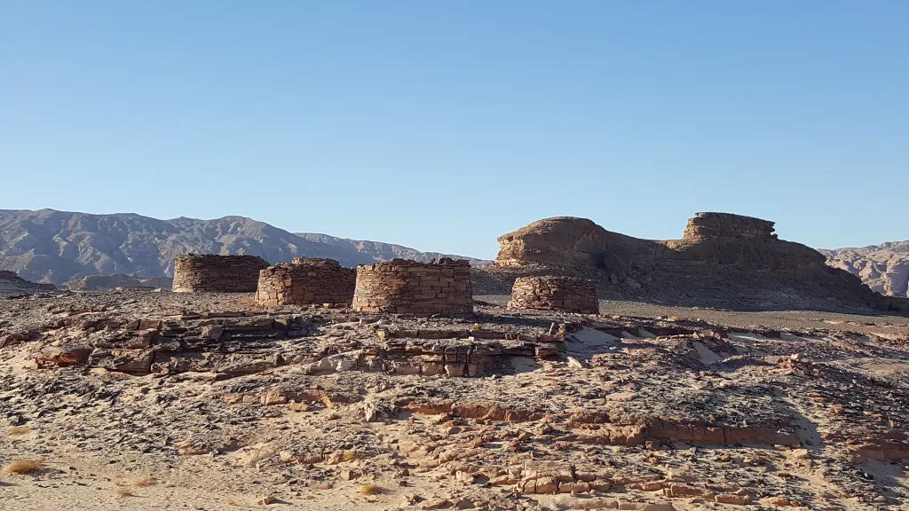 Desert trekking 4 days, 3 nights